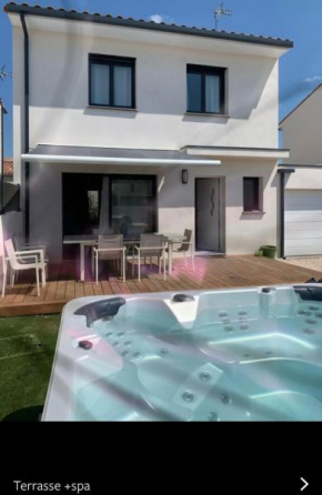 Villa moderne avec spa